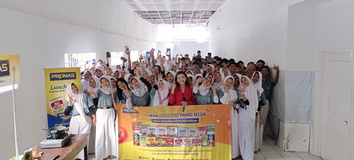 Mengembangkan Keterampilan Public Speaking di SMP Bhara Trikora bersama Pembicara Terkenal Coach Priska Sahanaya dan Pronas