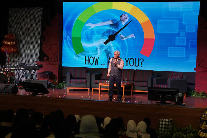 Perpaduan Harmonis Sastra Inggris dan Komunikasi Digital dalam Program Creative Digital English