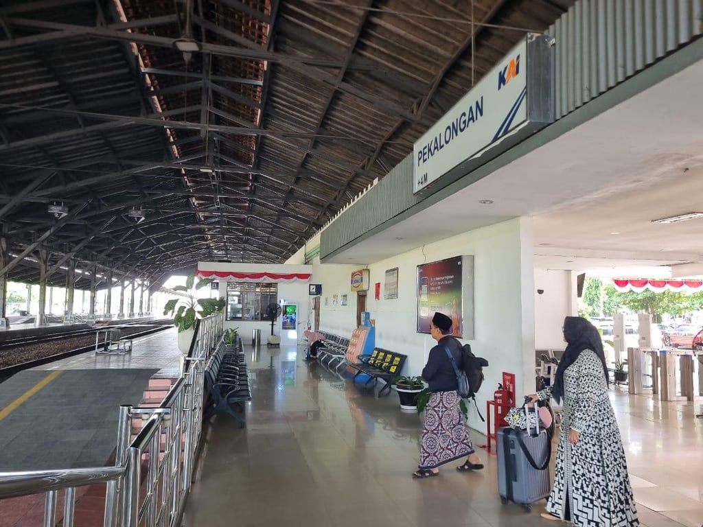 Volume Penumpang Stasiun Pekalongan pada 2025 Meningkat, KAI Daop 4 Semarang Sampaikan Terima Kasih atas Kepercayaan Pelanggan