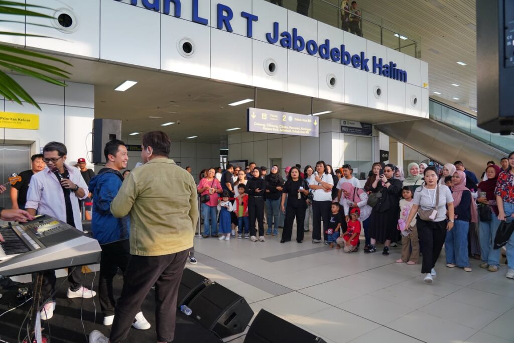 LRT Jabodebek “Music On Track”, Hadirkan Pengalaman Perjalanan yang Lebih Seru di Stasiun Halim