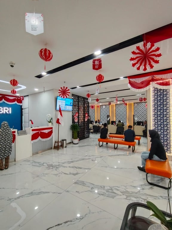 Semarak HUT ke-81 RI, BRI BO Kelapa Gading Percantik Kantor dengan Nuansa Merah Putih