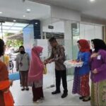 Semarak Hari Pelanggan Nasional, BRI BO Tanjung Priok Sambut Nasabah Hangat dalam Balutan Wastra Nusantara